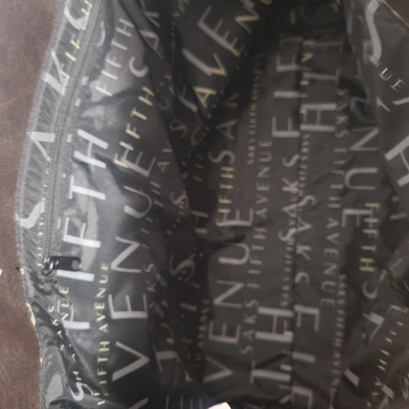 GUC- Saks Fifth Avenue bag - Picture 3 of 6